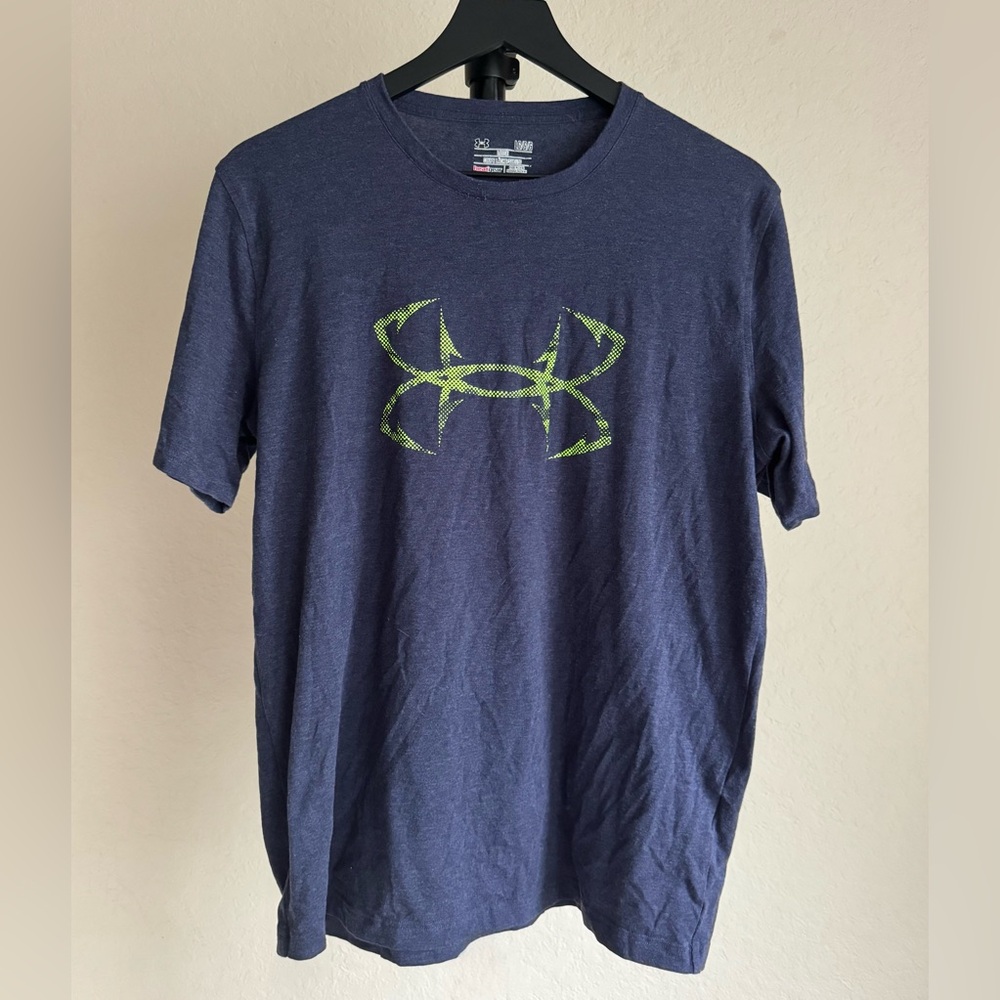Under Armour Men's Medium Blue T-Shirt.